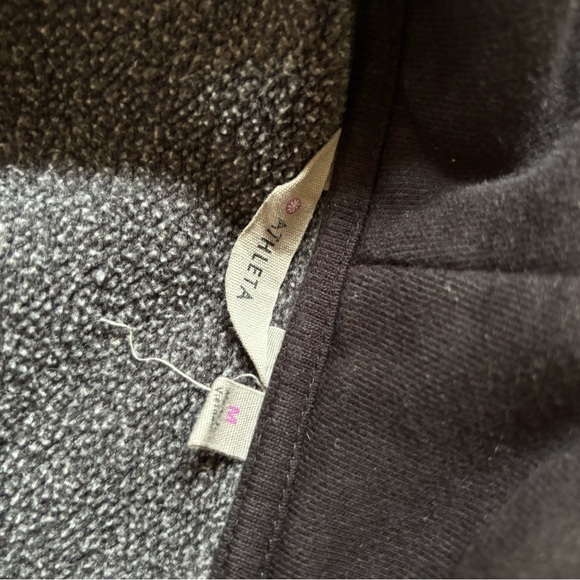 Black Rolled Collar Pull Over Cropped Sweatshirt By Athleta size M - Picture 6 of 8